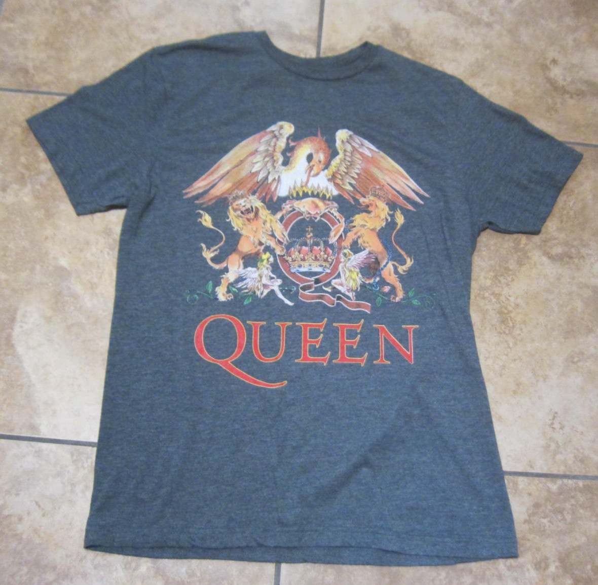 Queen Official Merch T-Shirt Size Medium Short Sleeve Graphic Print