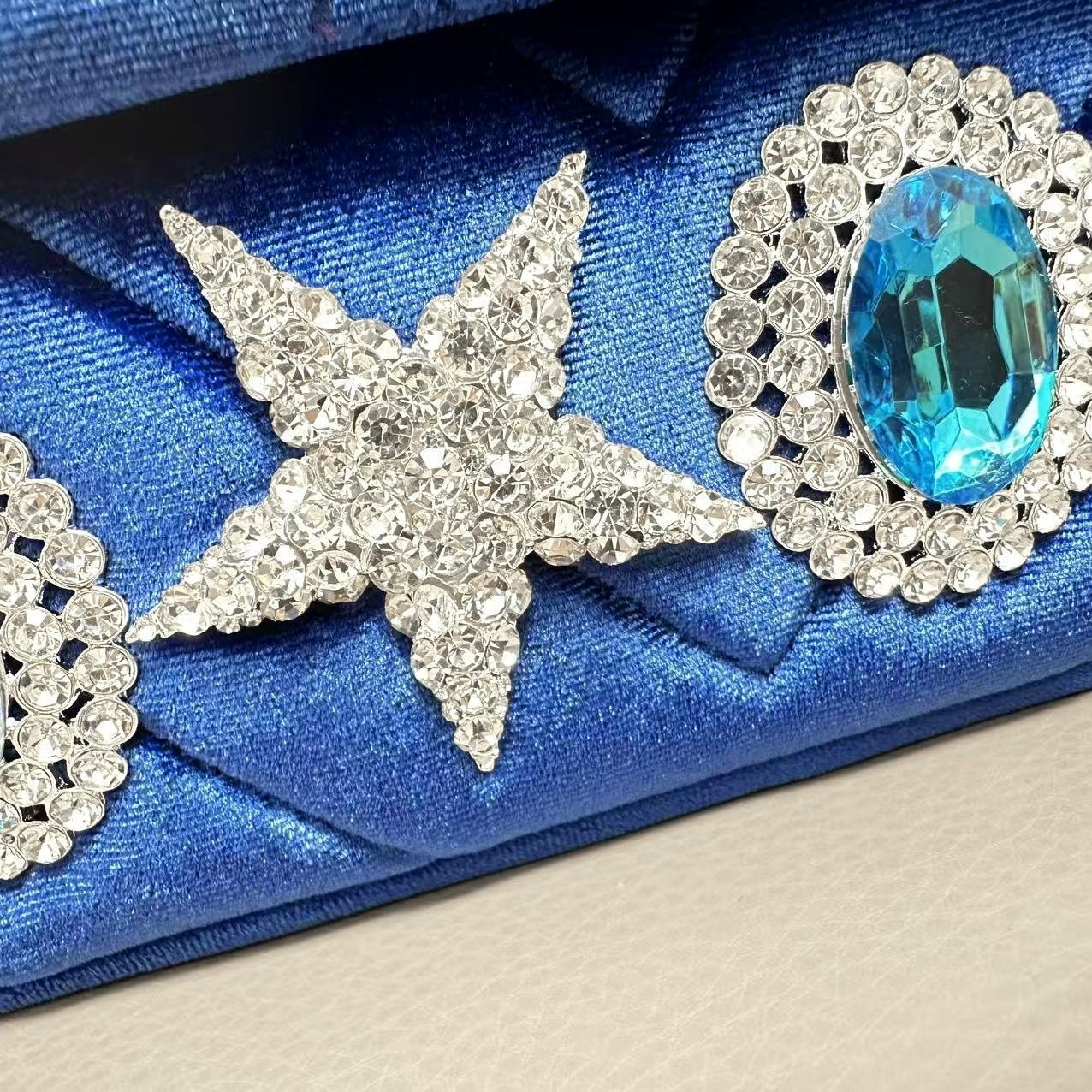 Kurt Geiger London Cobalt Velvet Quilted Crossbody Silver Eagle Star 20×8×15 cm