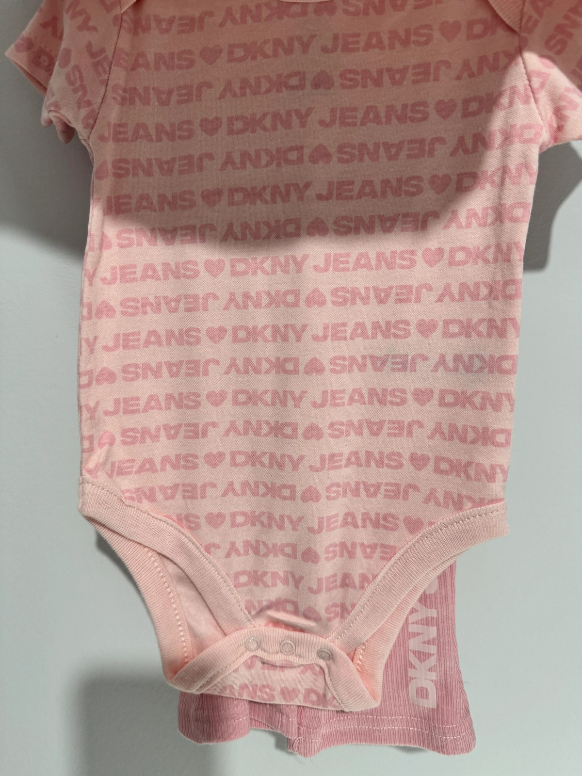 DKNY 3pcs Girls Set 6-9m New with tags 141027