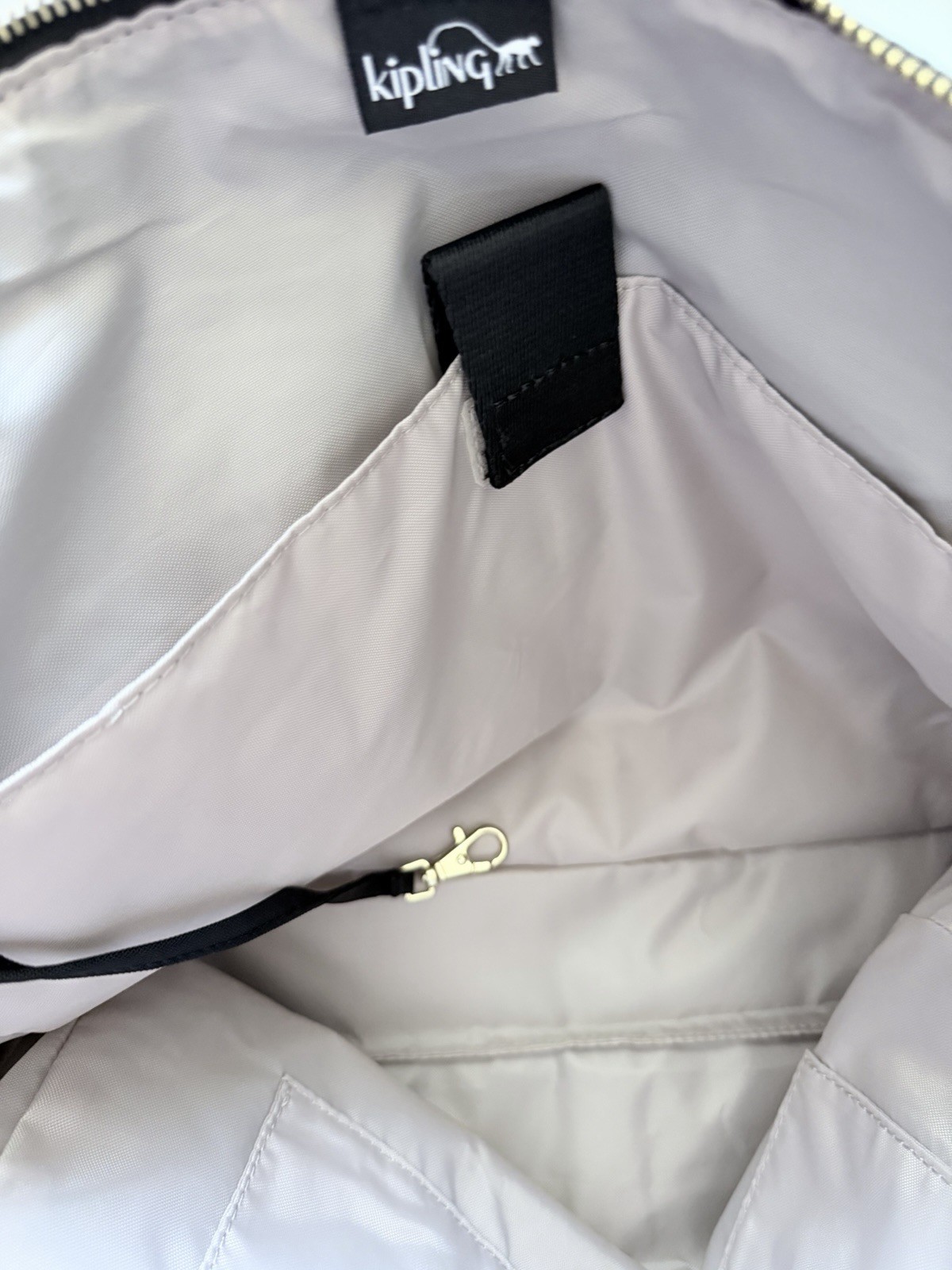 Kipling Luxury Collection Black Color Valeria WK Model