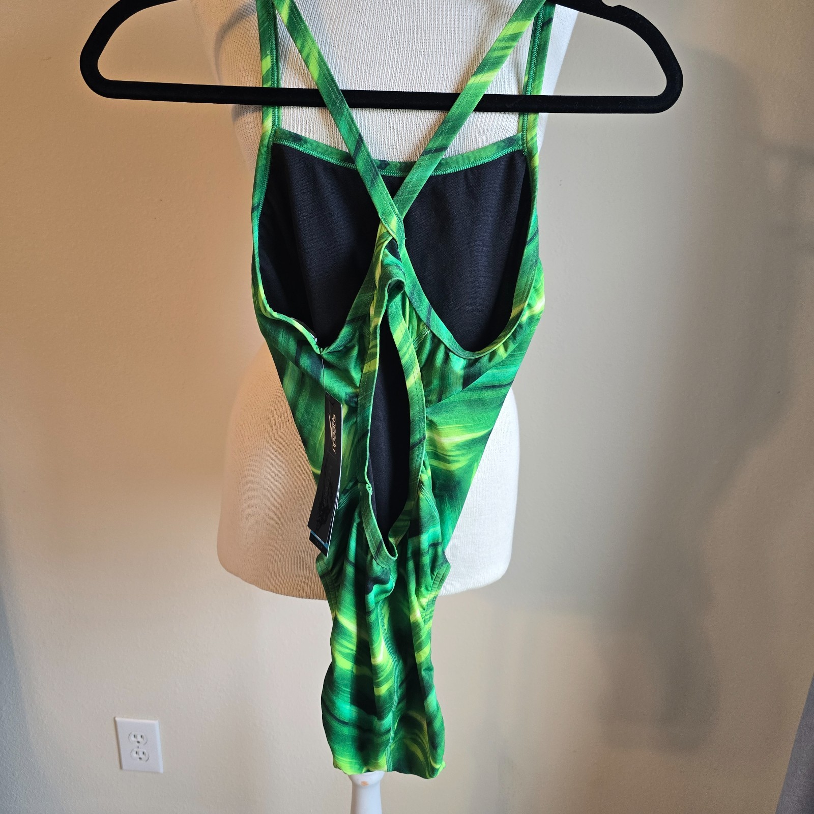 SPEEDO PERFORMANCE Train 2 SWIMSUIT GREEN SIZE 36 NEW