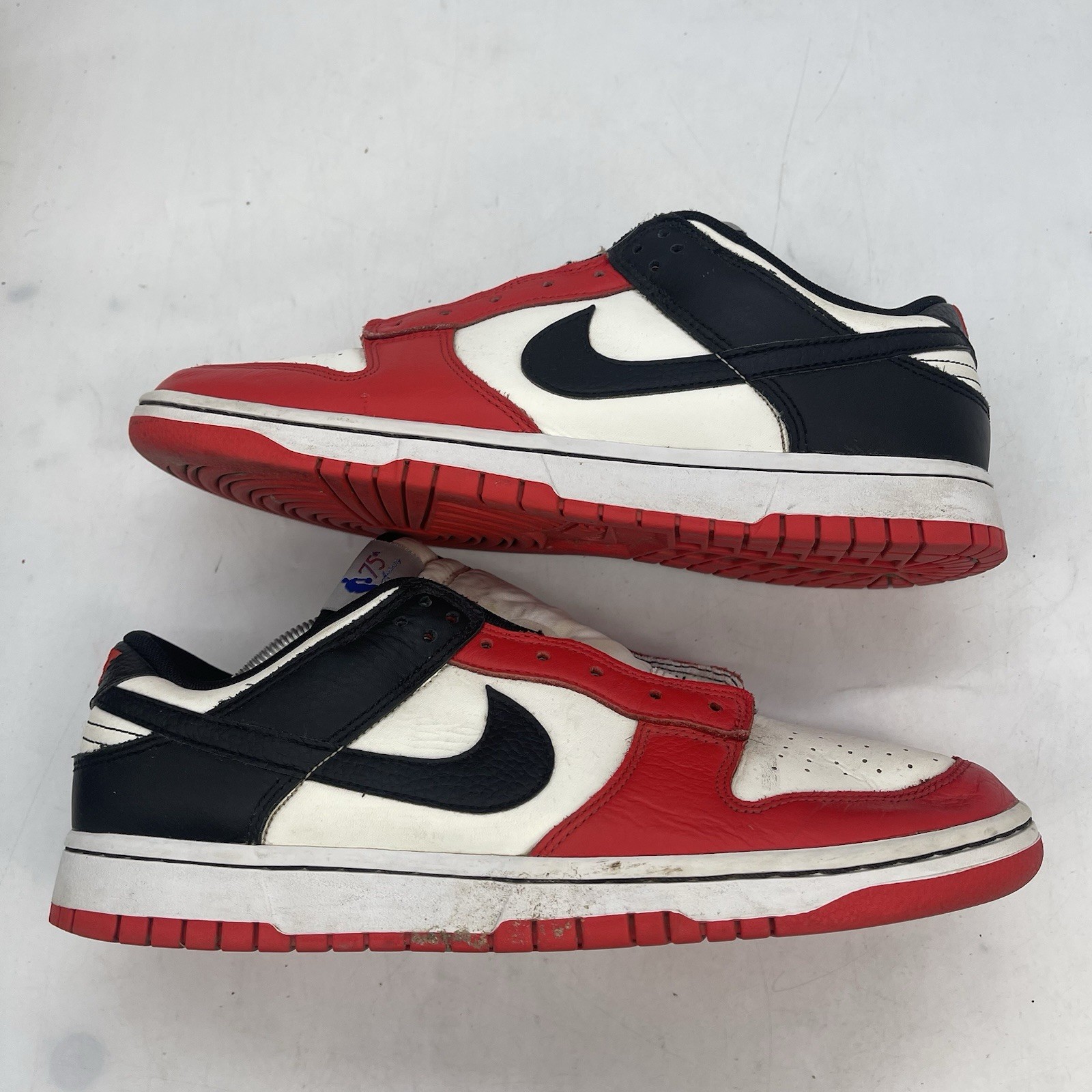 Nike Dunk Low EMB NBA 75th Anniversary Chicago Shoes Mens 10 (DD3363-100)