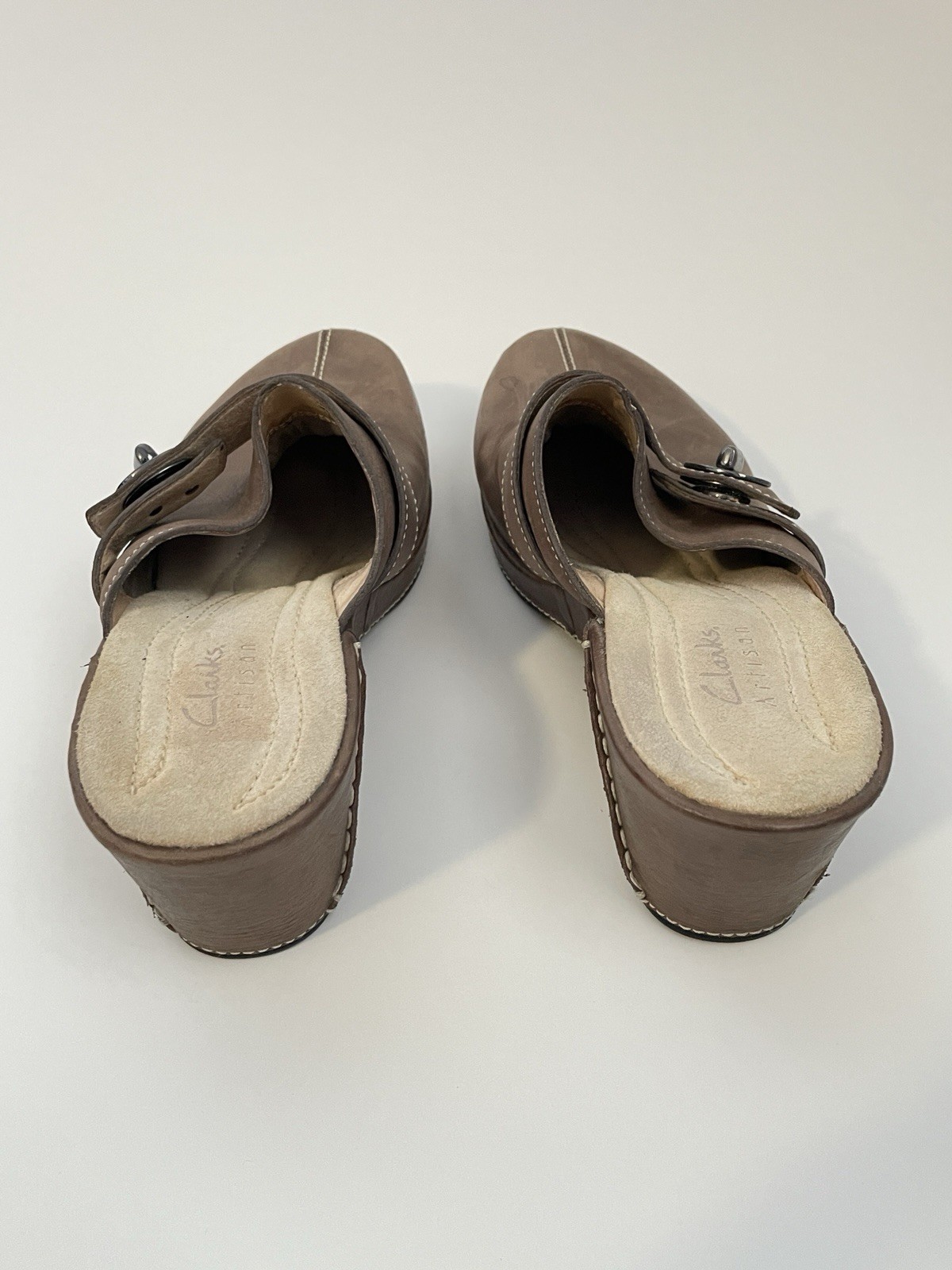 Clarks Artisan Brown Leather Clogs Slip On Mules Lock Buckle Accent Size 9M
