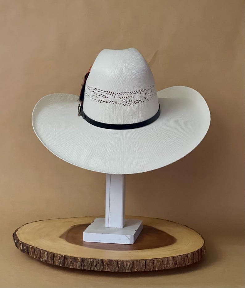 Bangora White Gus Style Cowboy hat, with an elastic sweat bandana