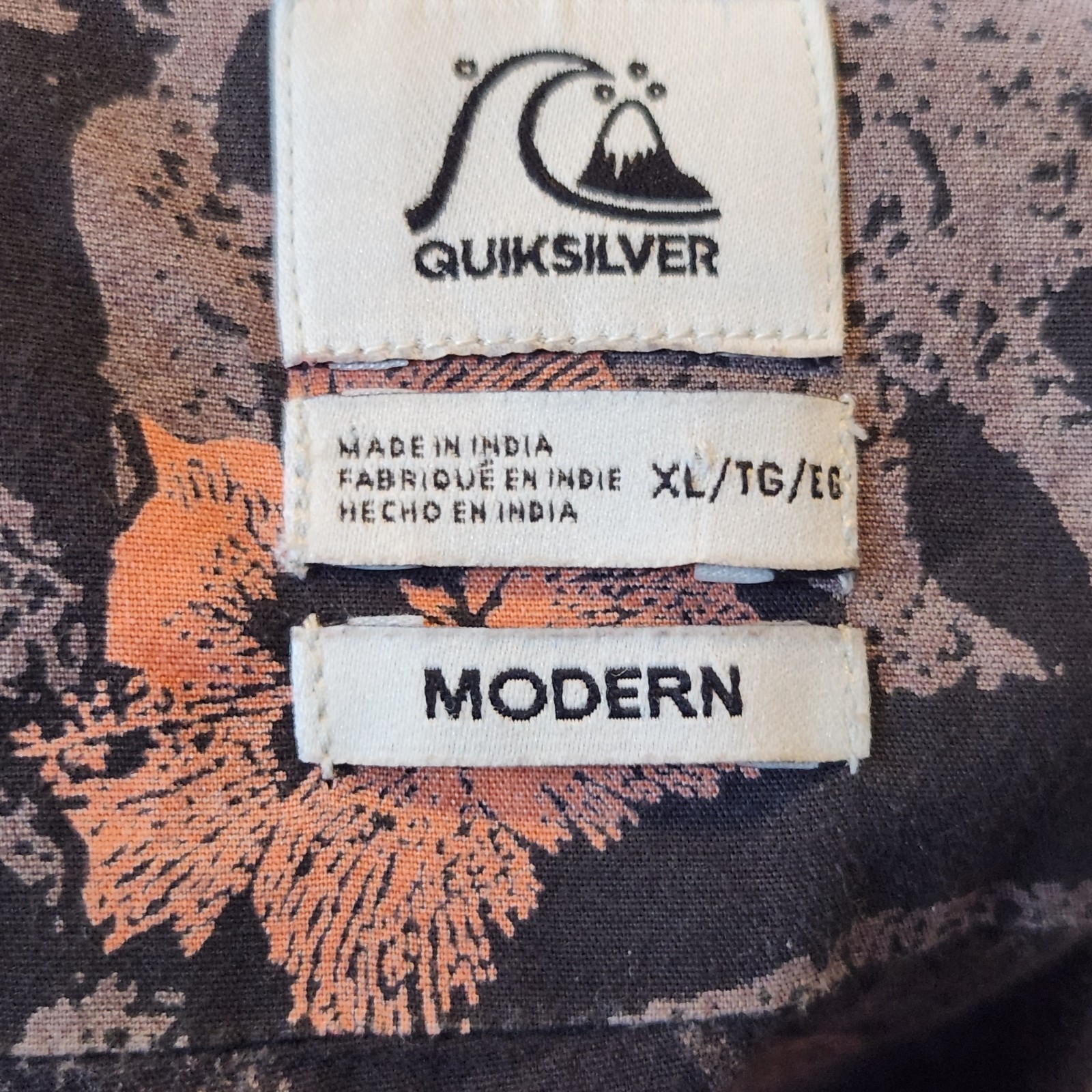 Quicksilver Men’s XL Modern Novelty Elephant Hibiscus Hawaiian Shirt Cotton