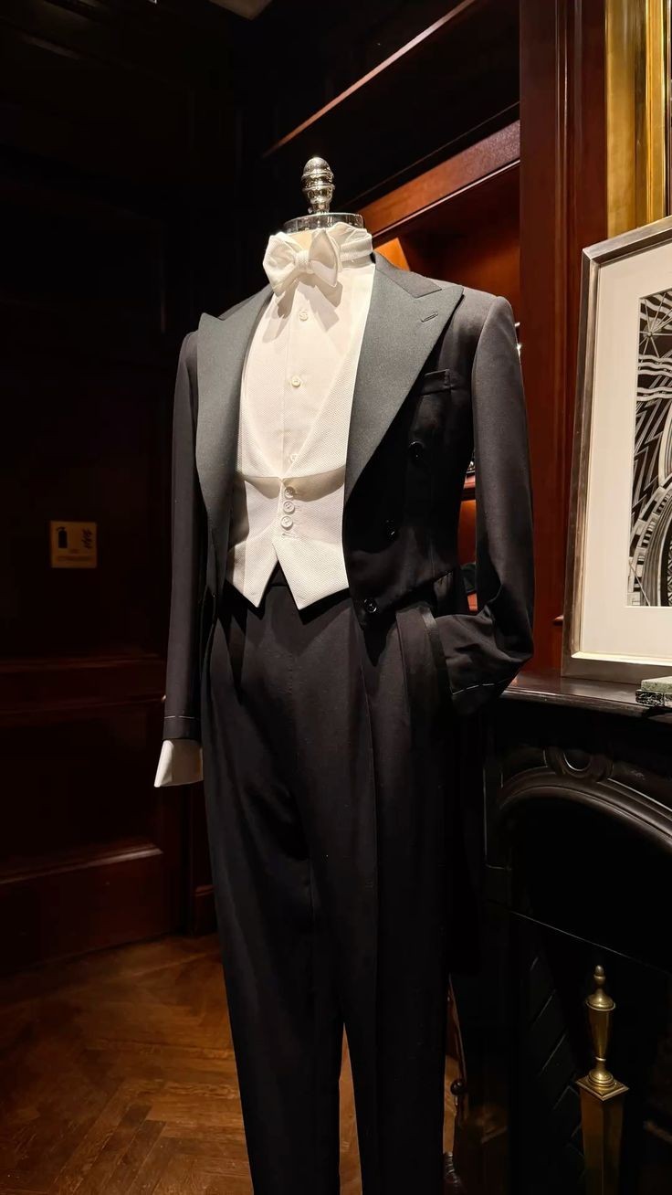 Men’s Tailcoat Suits Black 2Pcs Peak Lapel Long Jacket Evening Dinner Tuxedos