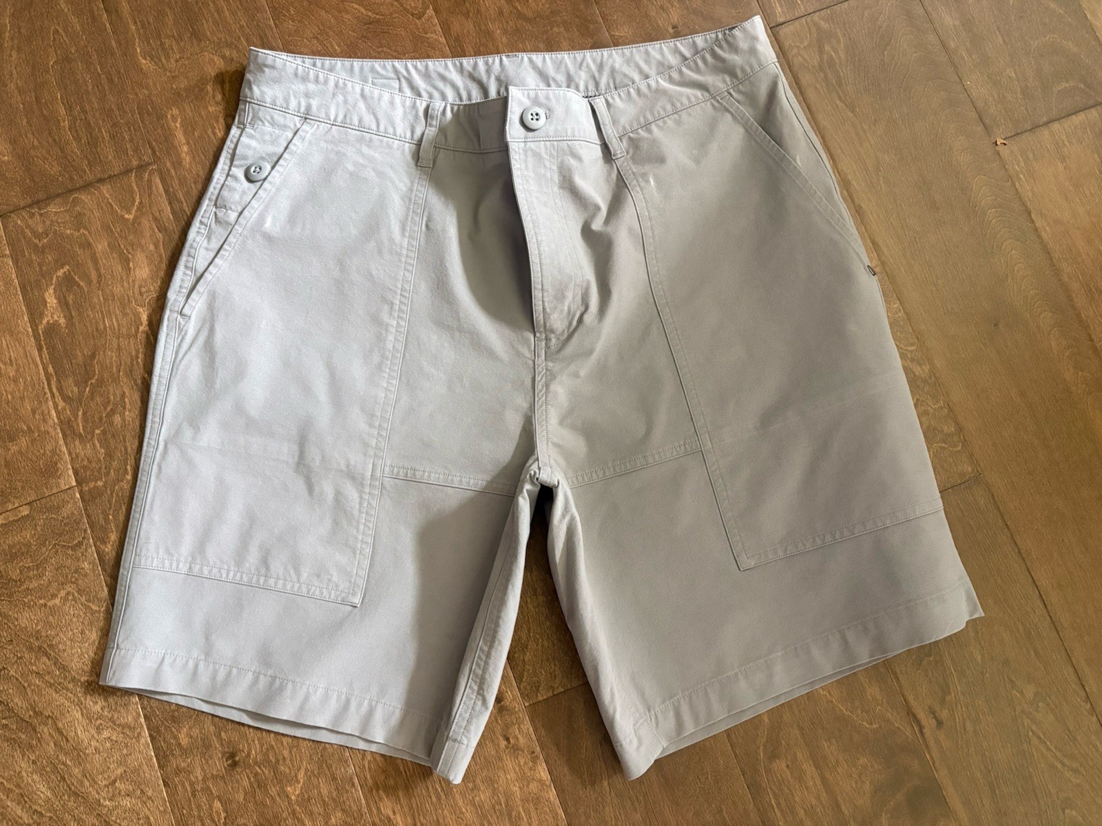 Vuori Shorts Mens 33 Black MetaCanvas Carpenter Canvas Cargo Stretch NWOT