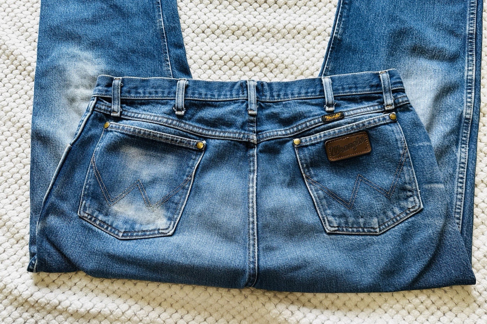 Wrangler 47MWZ Mens 38×30 Distressed Regular Fit Cowboy Denim Blue Jeans