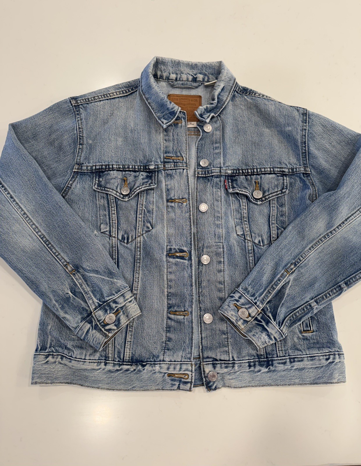 Women’s trucker denim Jacket Levis size M Big E