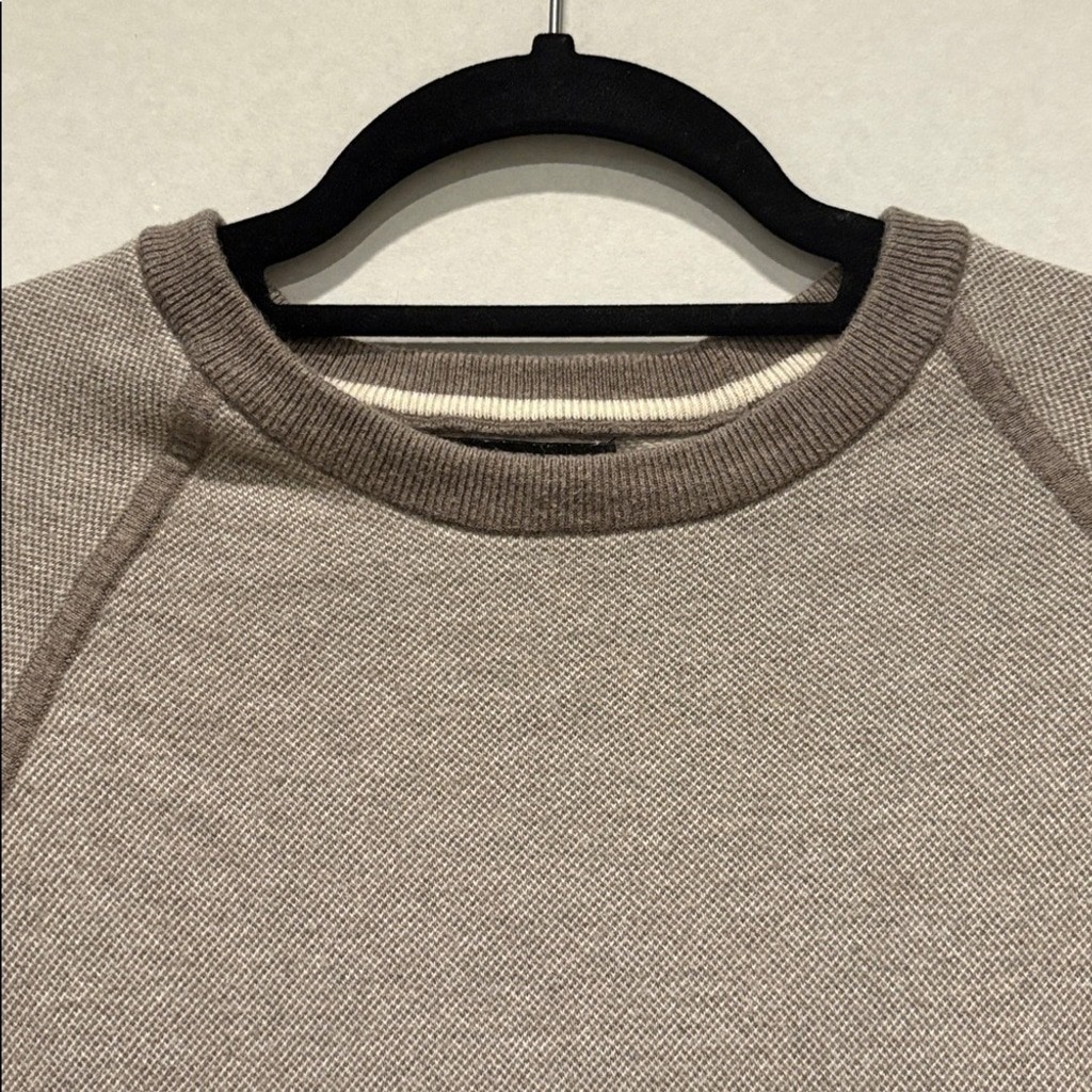 Banana Republic – Men’s Waffle long sleeve Cotton / Cashmere Sweater. Size Large