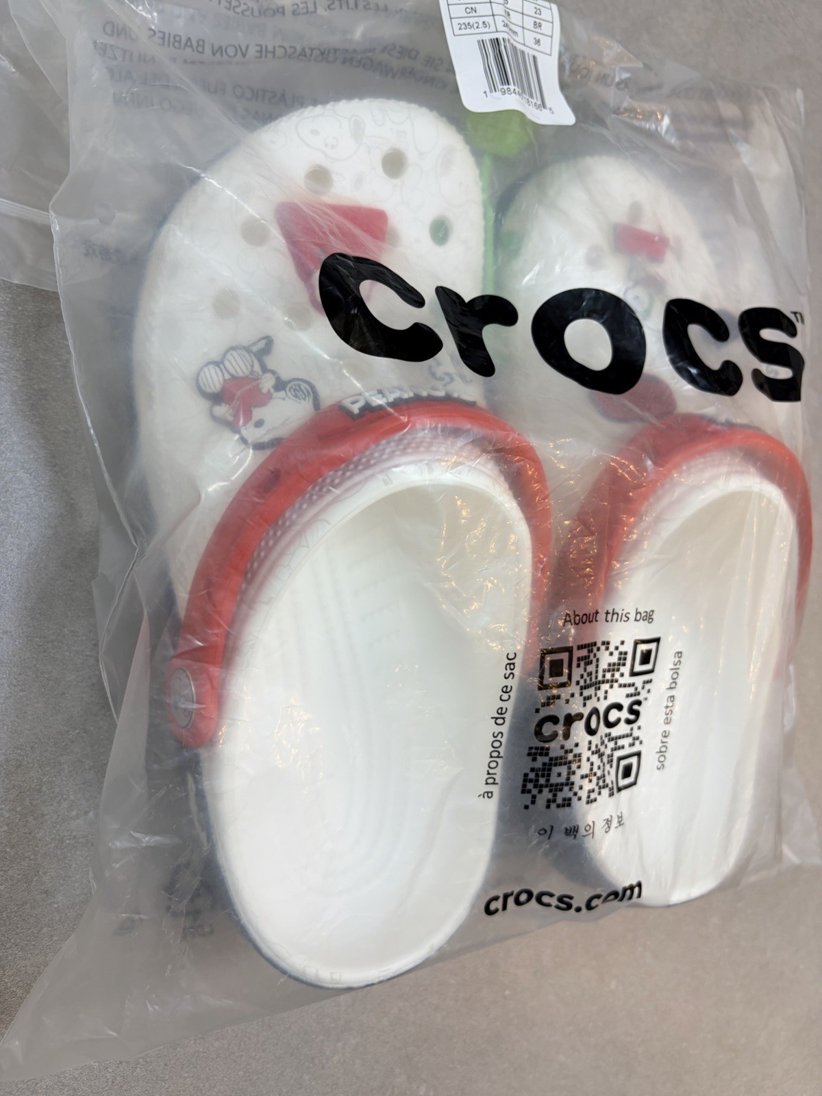 New Crocs x Peanuts Snoopy Classic Clogs White Red JP23 EU37-38 With Original Ba