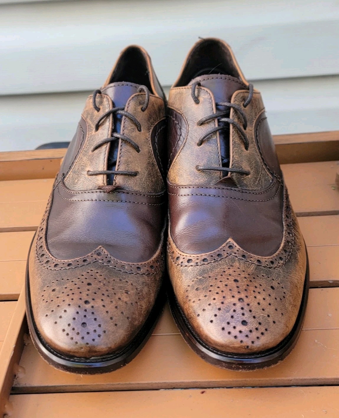 John Varvatos Ss 9.5 Luxe dress shoes two-tone, burnished leather wingtip