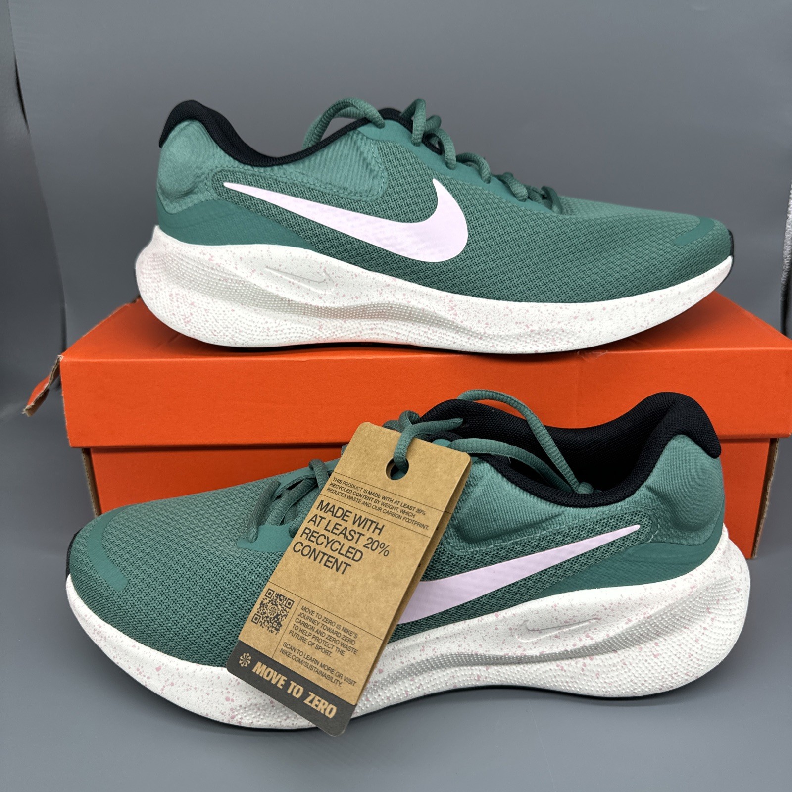 Women’s Size 10 Nike Revolution 7 Sneakers Bicoastal Green Pink Foam FB2208-301