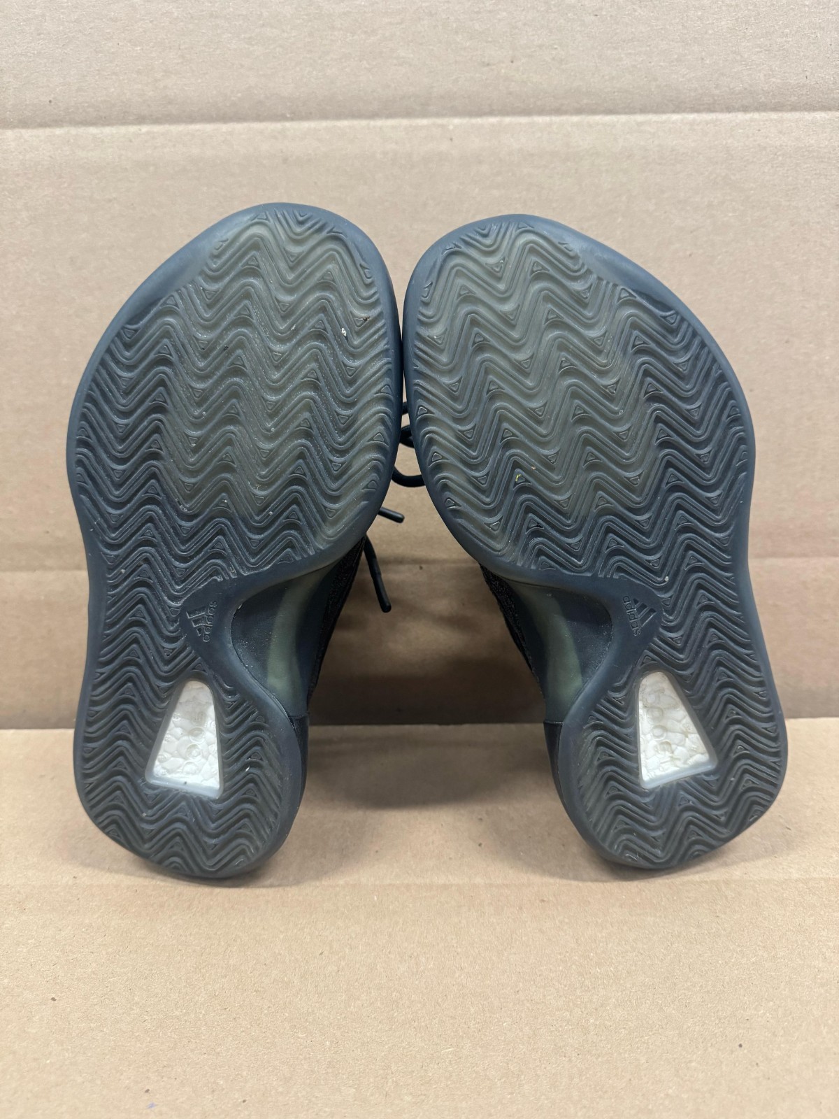 Adidas Yeezy Quantum Onyx Sneakers Black GX1317 Size Mens Size 4.5 Women’s 5.5