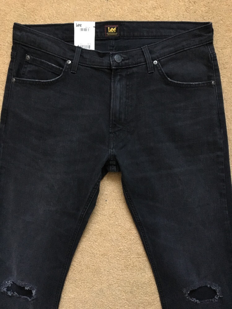 Lee Men’s Luke Slim Tapered Stretch Rip Knee Black Jeans, Size W34″, L32″, £100