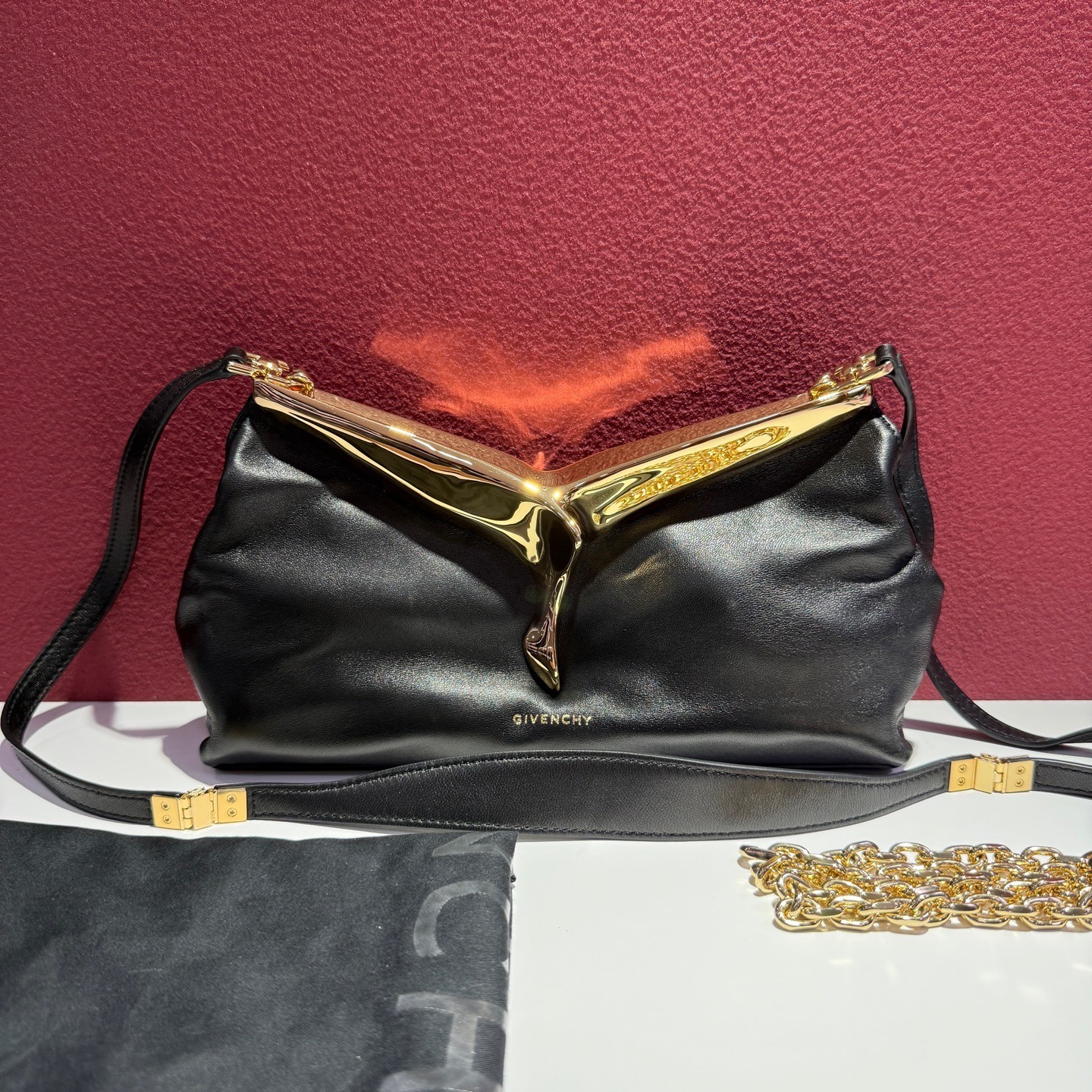 Givenchy Pre-Owned Authentic Crossbody Bag Black BB50Z9B1Y2-001