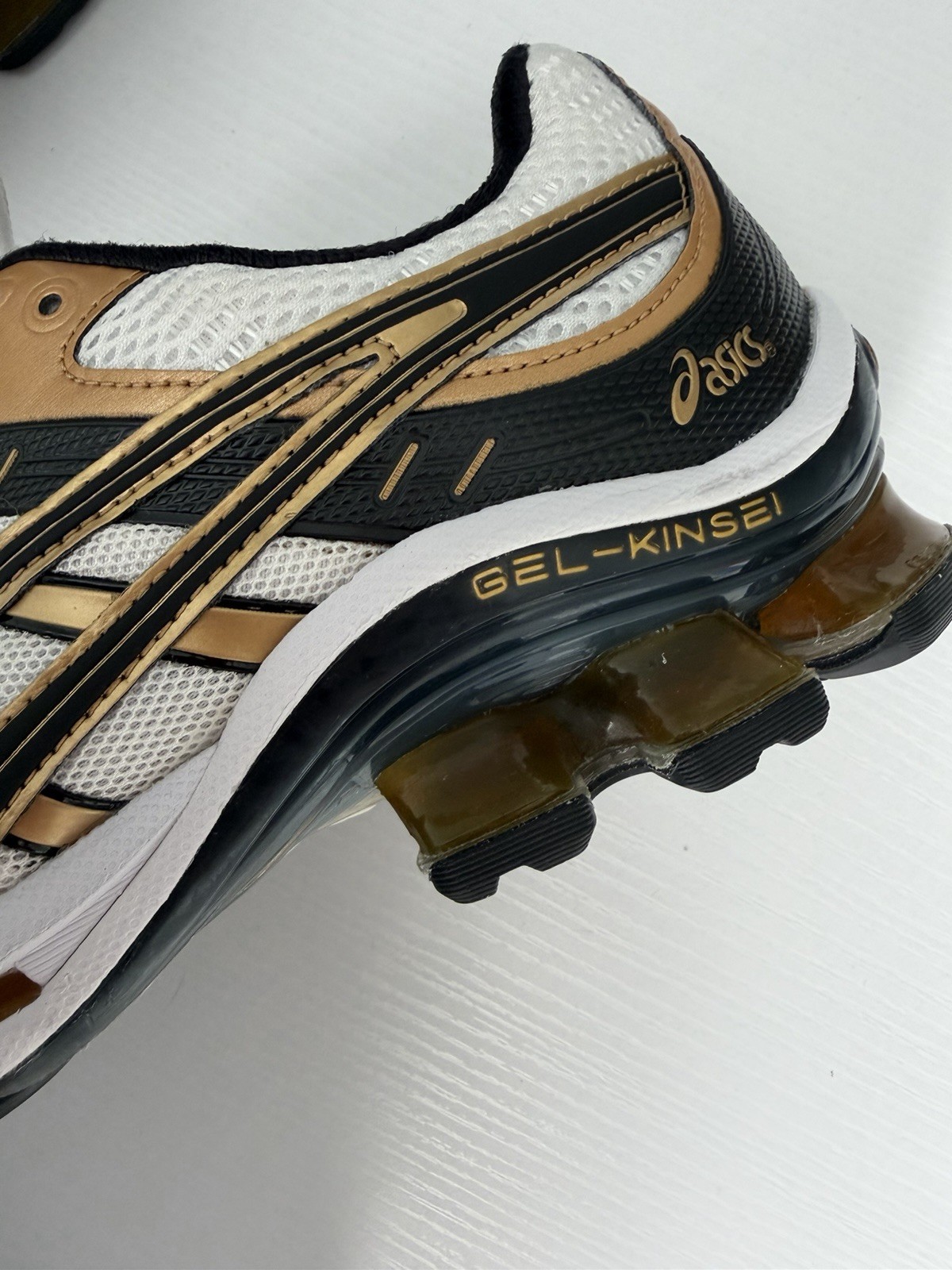 ASICS Gel Kinsei Gold White Black Running Shoes Women’s Size 9 Athletic Sneakers