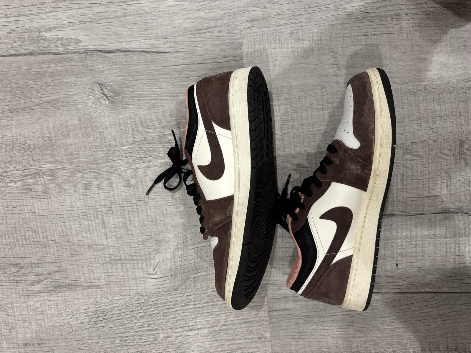 Jordan 1 mocha