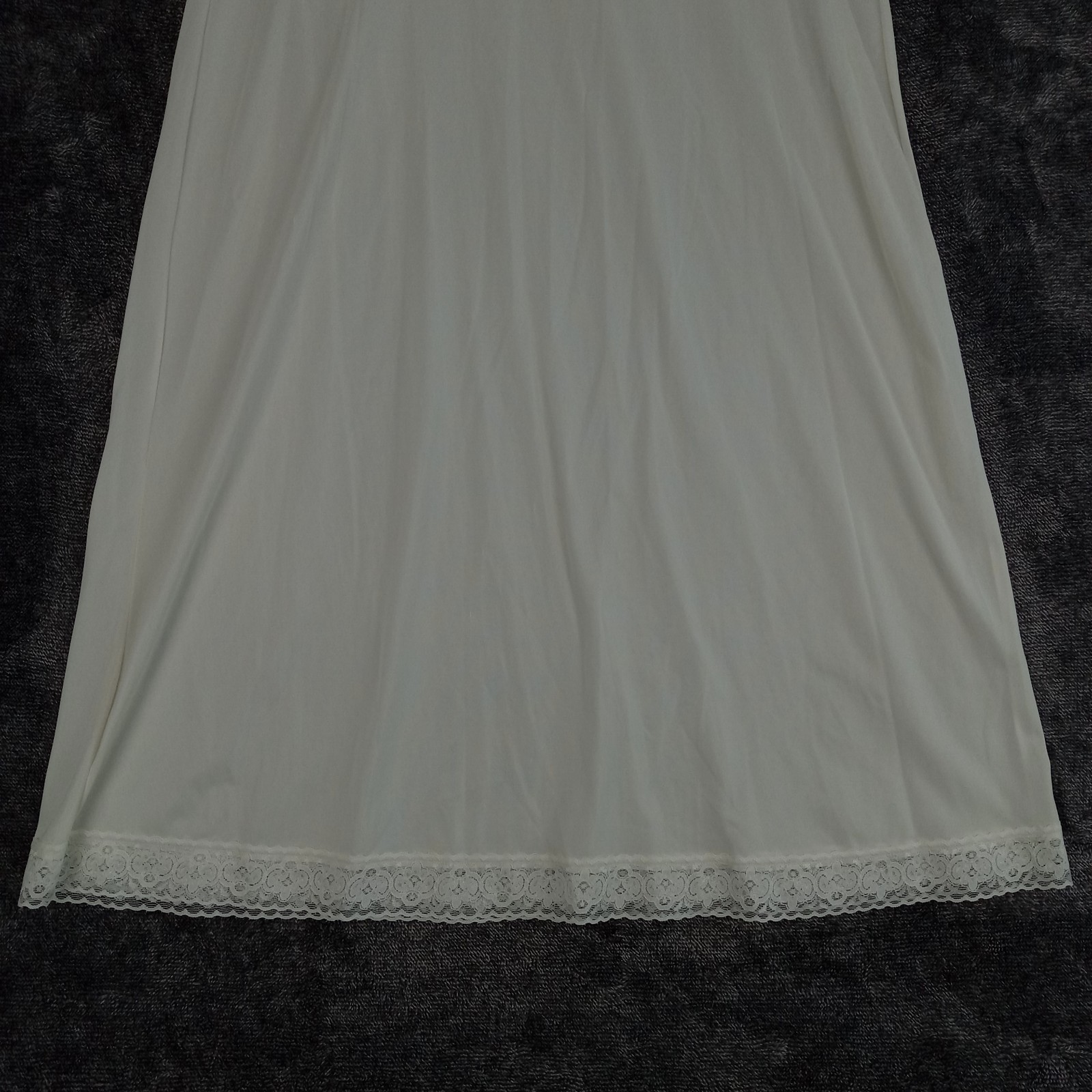 Vanity Fair Rosette Lace Full Slip Ivory Dress Womens 38 C Glow 10103 New 26″