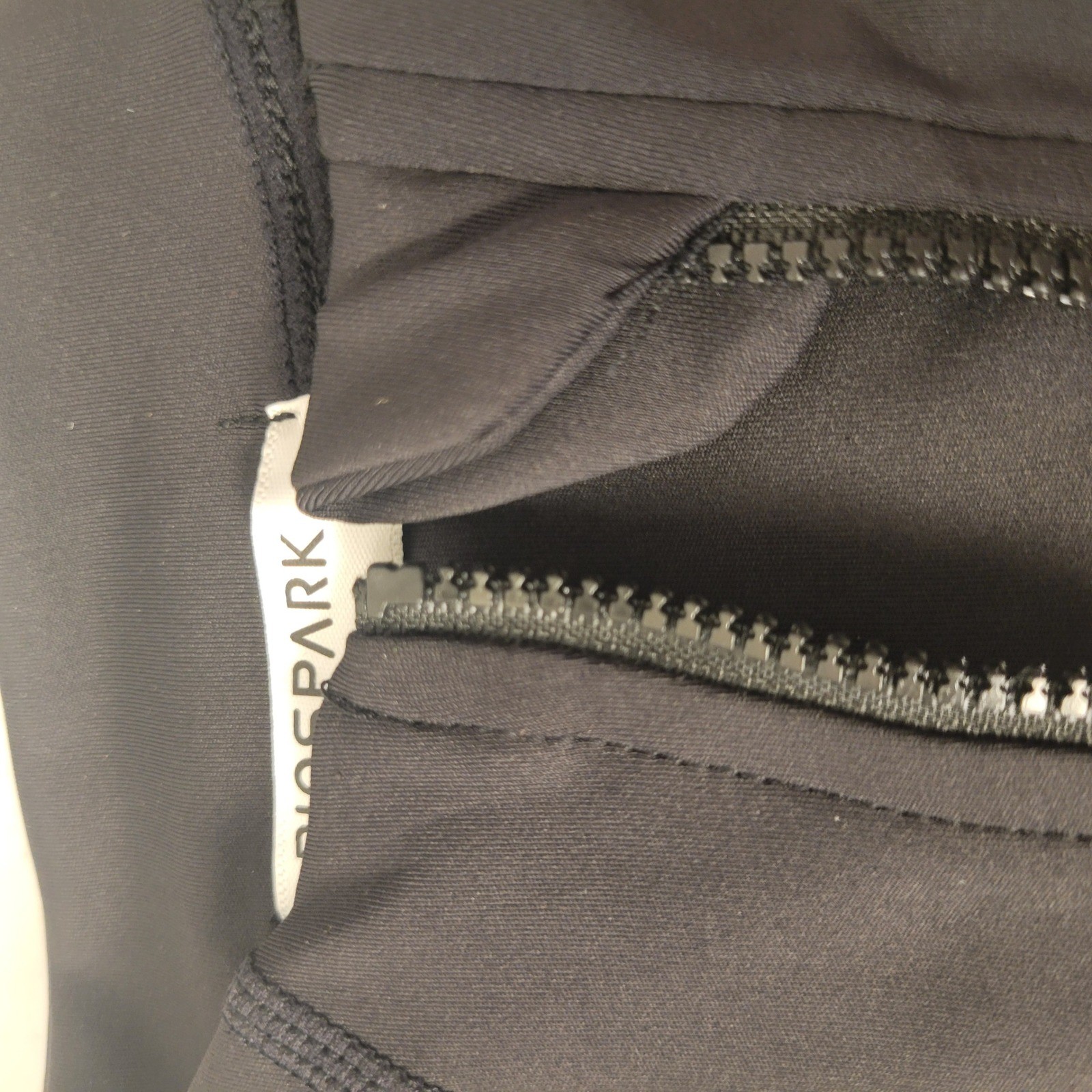 Women’s Black Full Zip Athletic Jacket Thumbhole Performance Activewear Size L