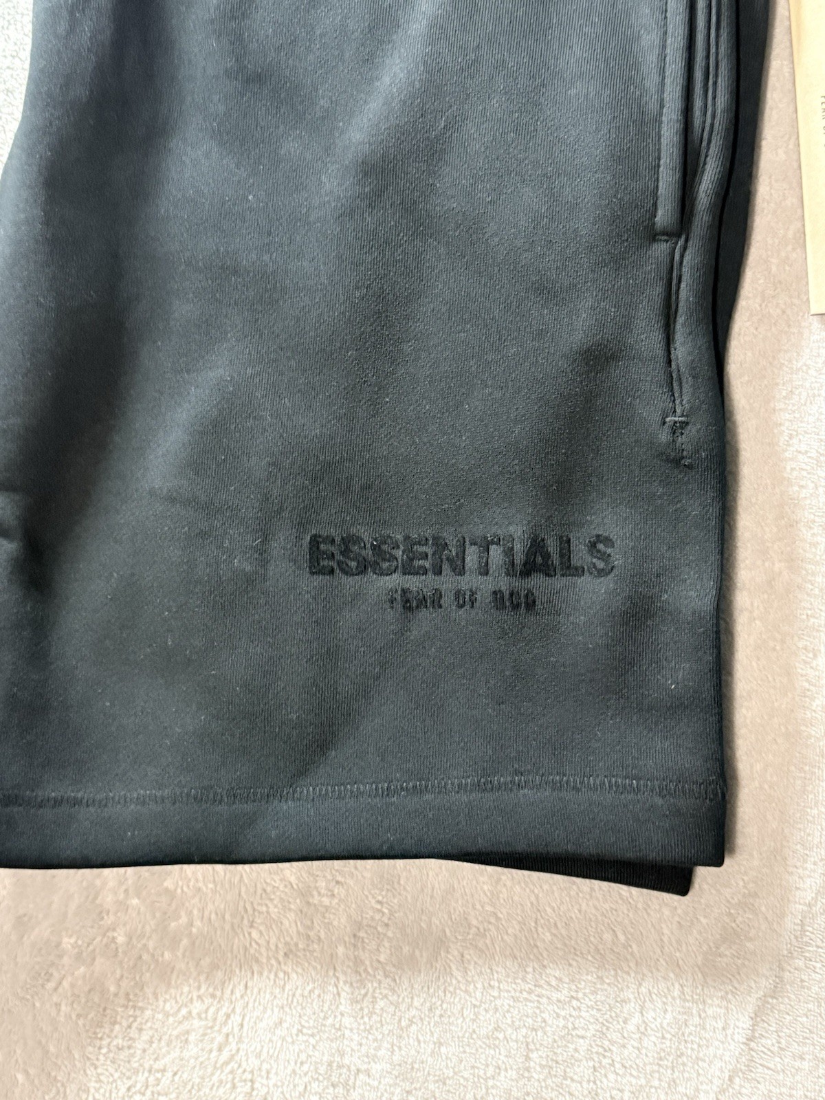 ESSENTIALS Fear of God Men’s Black Fleece Sweat Shorts Drawstring Pockets Logo