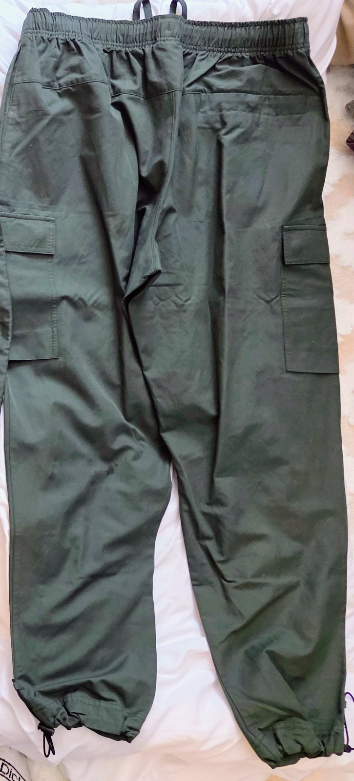 Nike Men’s Green Cargo Pants L Regular Fit Tapered Leg Drawstring Pockets