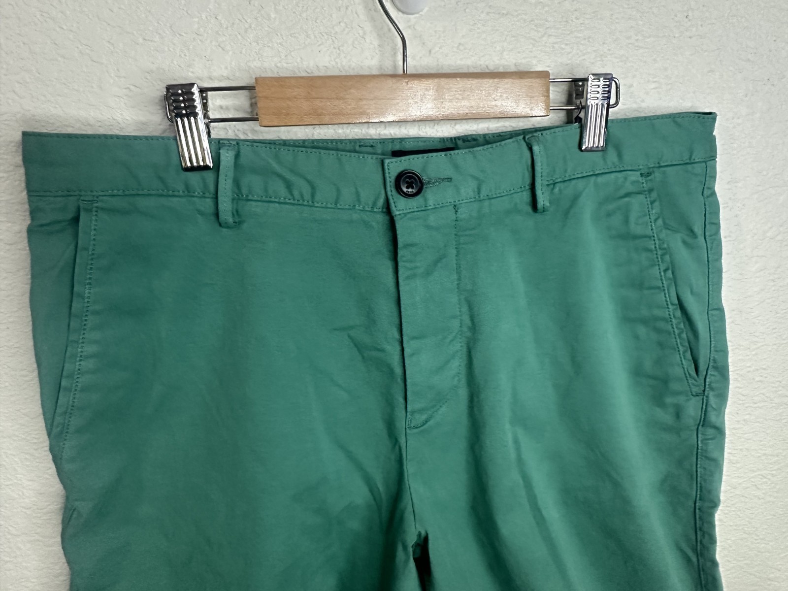 Hugo Boss mens shorts, barley worn, quick shipping