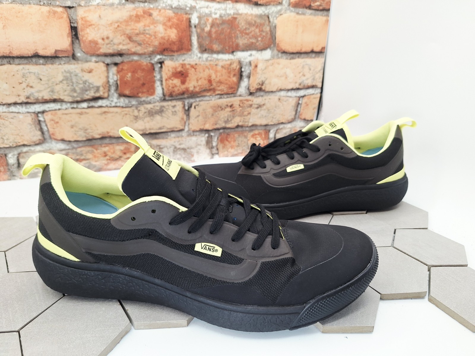 Men’s Sz 12 VANS MTE ULTRARANGE EXO Black Brown Yellow Neon Green FALL COLOR