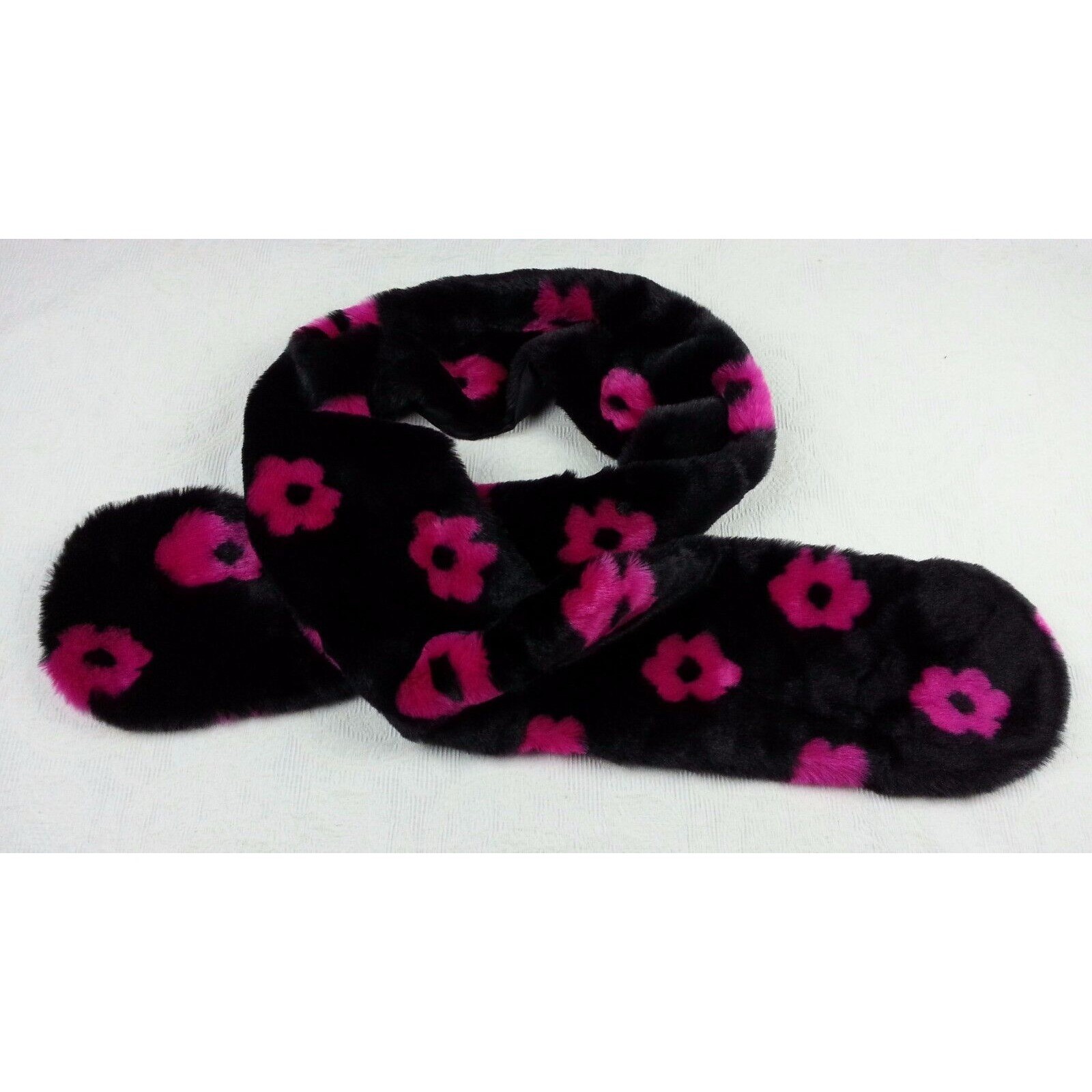 Betsey Johnson Dreamworks Trolls Movie NWT NEW Theme Black Faux Fur Floral Scarf