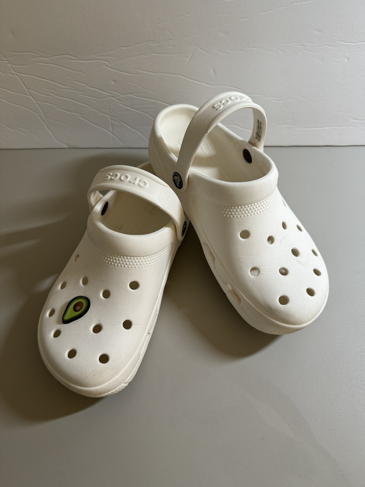 Crocs Unisex Classic Clog White US M6/W8 Avocado Jibbitz Preowned Beach Casual