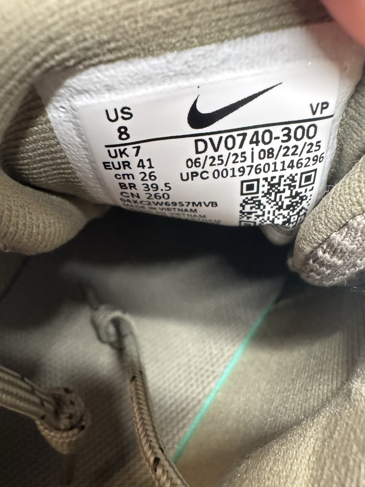 Nike Flex Experience RN 12 Light Army Green Grey Silver DV0740-300 sz 8 Tried On