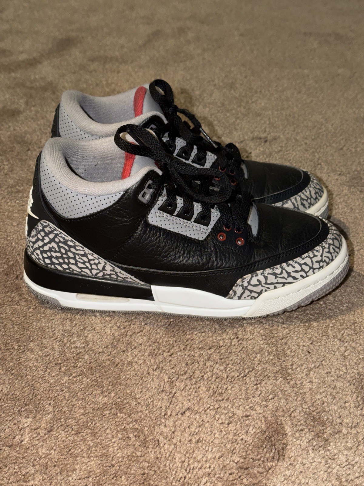 Air Jordan 3 Retro OG 2018 Black Cement 854261 001 Size 5Y