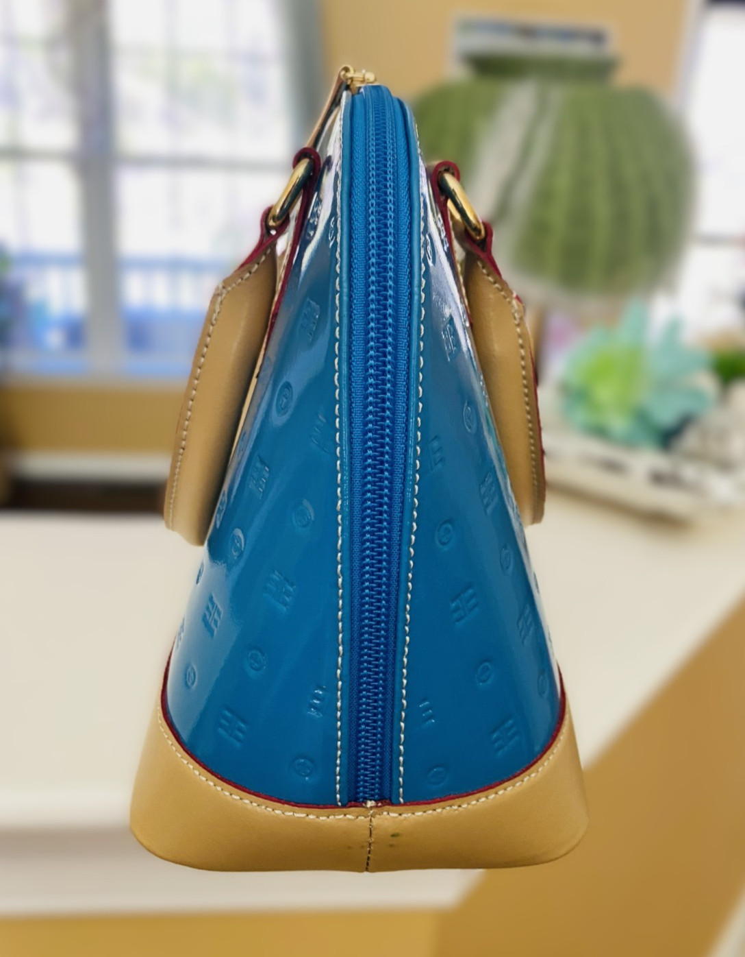 Arcadia Italy Sky Blue/Natural Embossed Patent Leather Handle Crossbody NWT