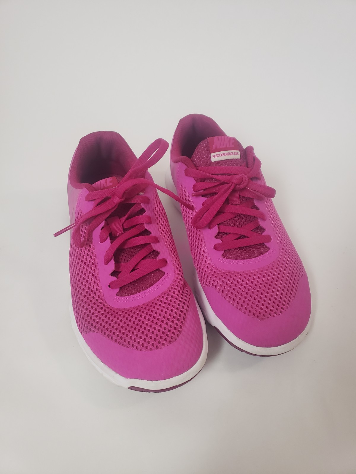 nike flex experience rn 5 pink lace up 6 youth women 8 light weight running shoe