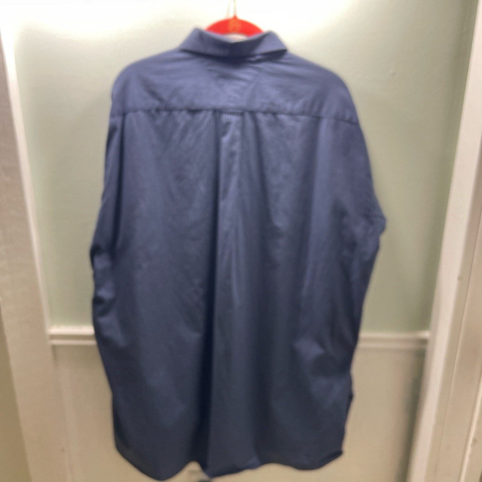 Tommy Hilfiger Men’s Elevate your style with this iconic long-sleeve shirt