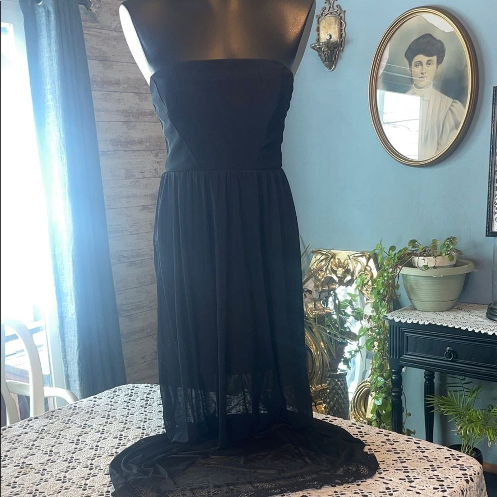 Elegant Black Strapless Dress