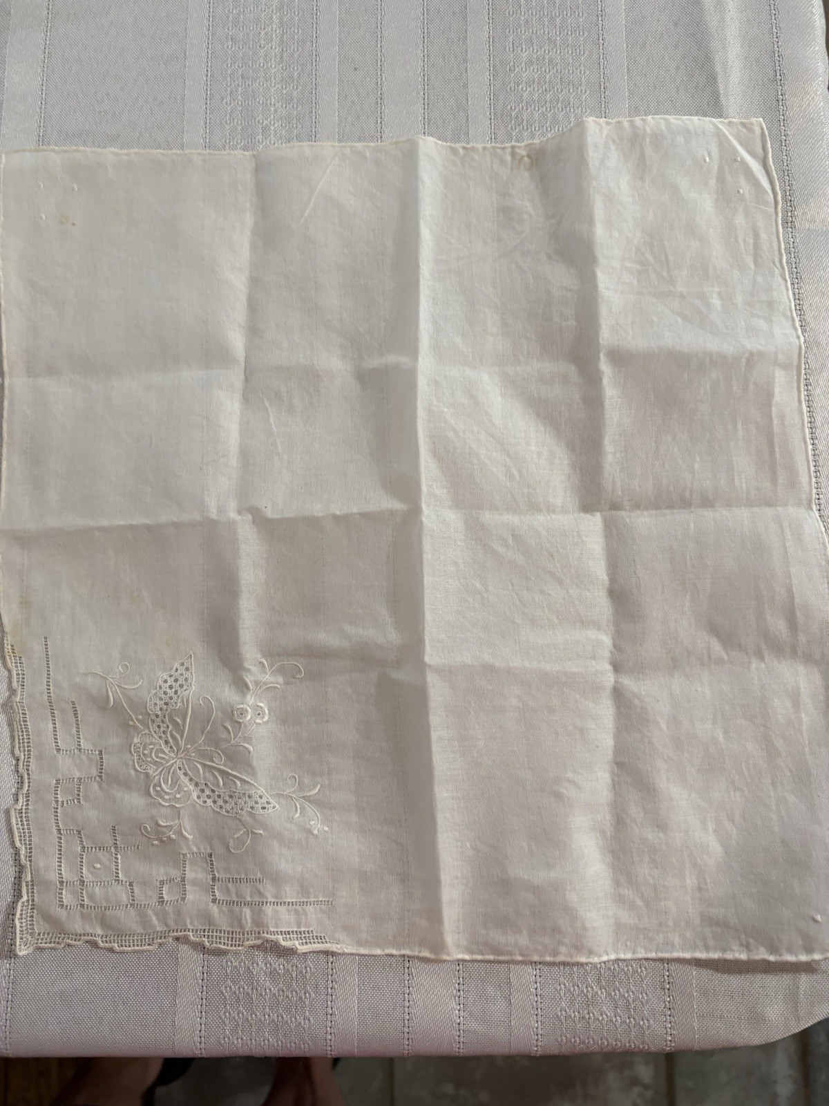 3 Vintage Sm. Unique Ladies Handkerchiefs Pink, White, Off-White 12 X 12 And 8×8