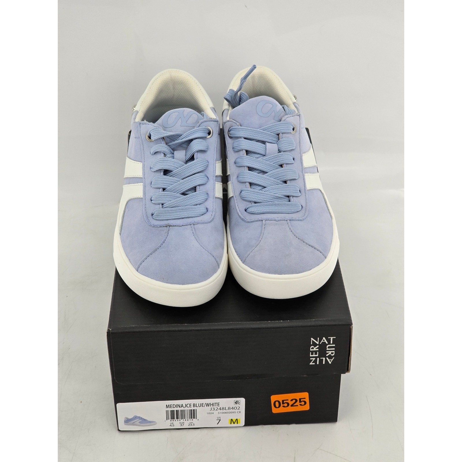 Naturalizer Medina Sneakers Womens Size 7 Ice Blue White Suede Leather – New