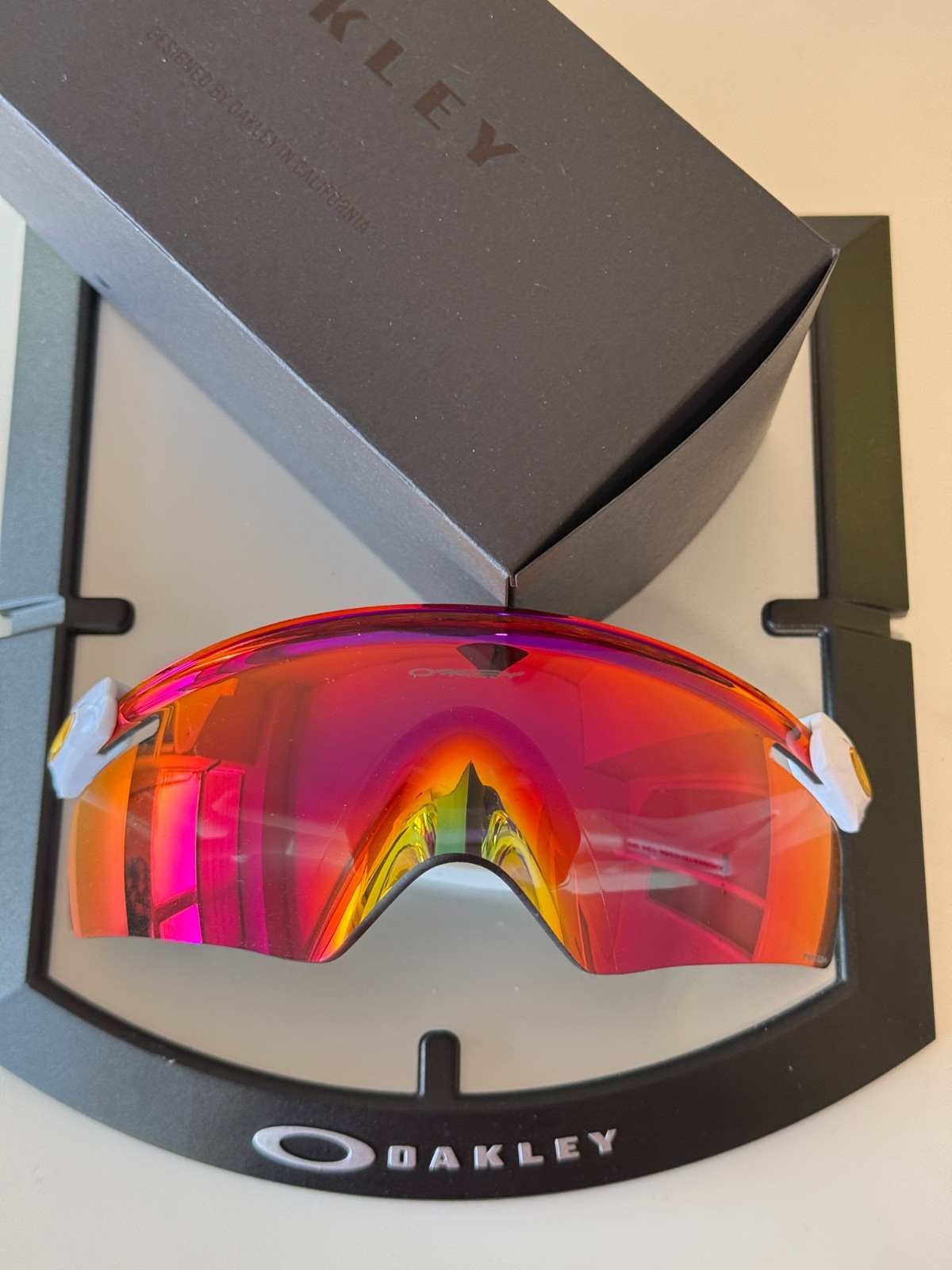 Oakley QNTM Kato OO9481D-0356 White Frame / PRIZM Road Lenses