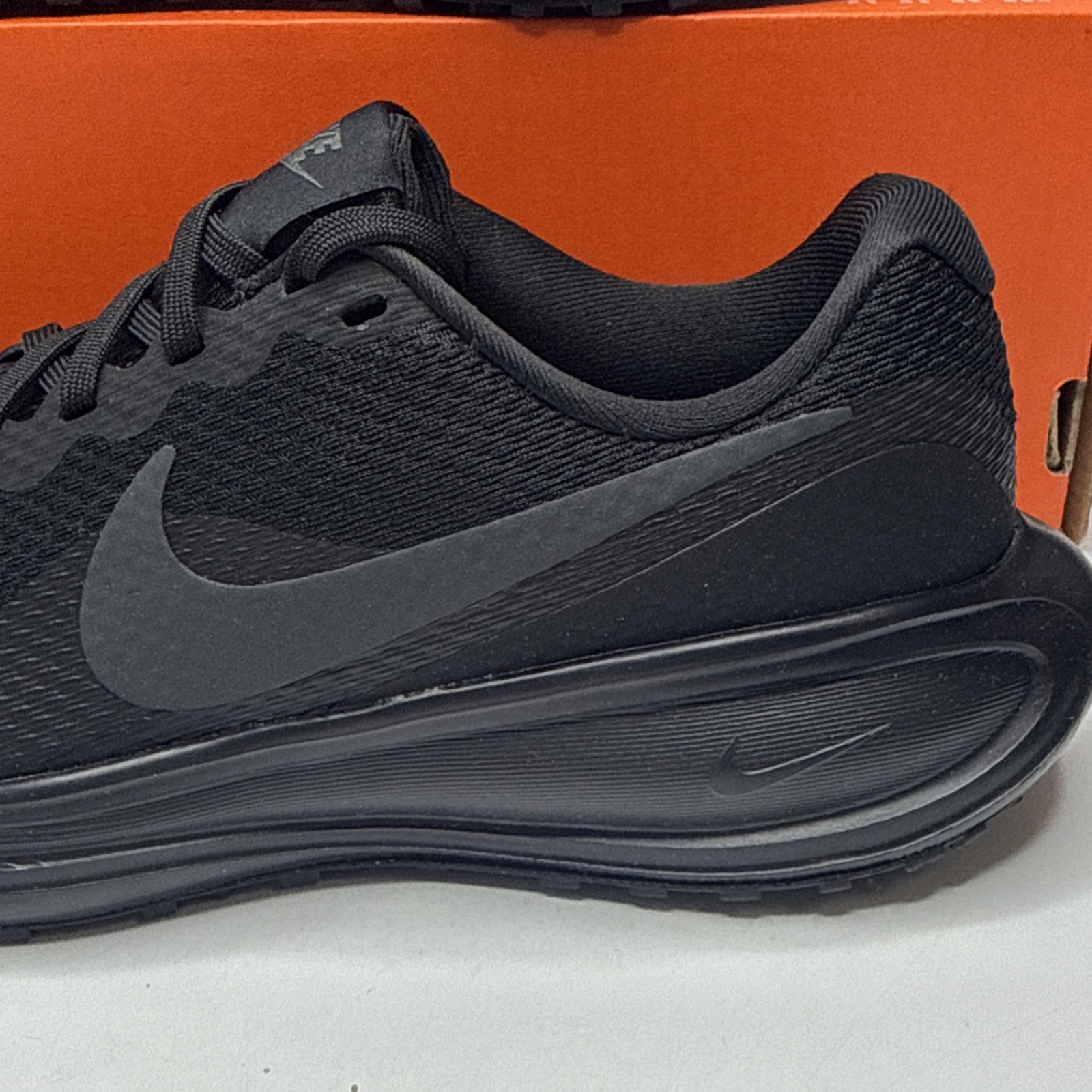 Size 6 Women’s Nike Revolution 8 Workout Running Shoes HJ8485 Black No Lid New