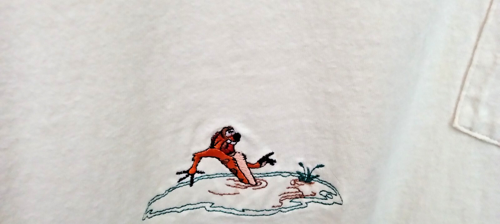 VTG Disney The Lion King Timon & Pumbaa Embordered Single Stitch Pocket T Shirt