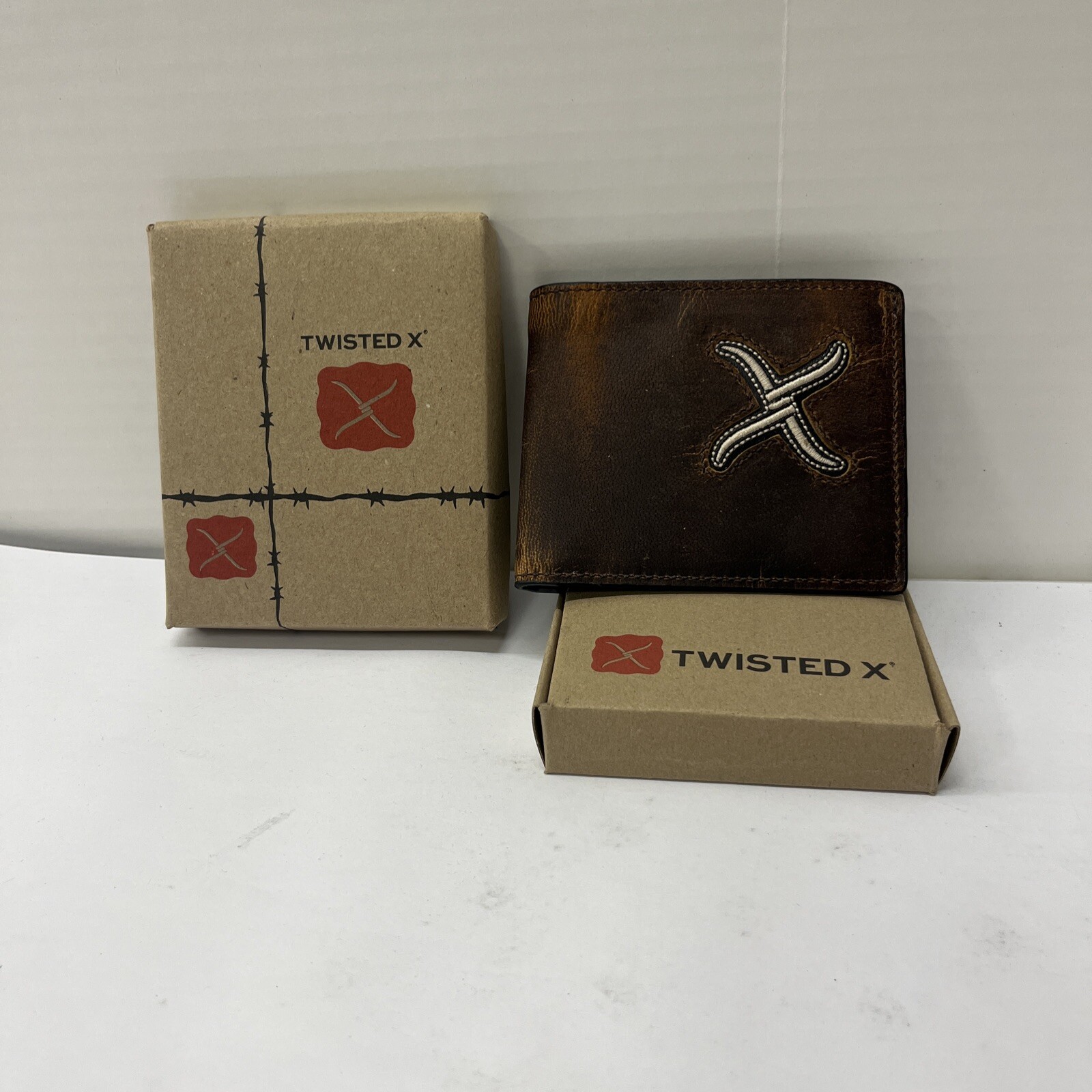 Twisted X Mens Distressed Leather Bifold Wallet