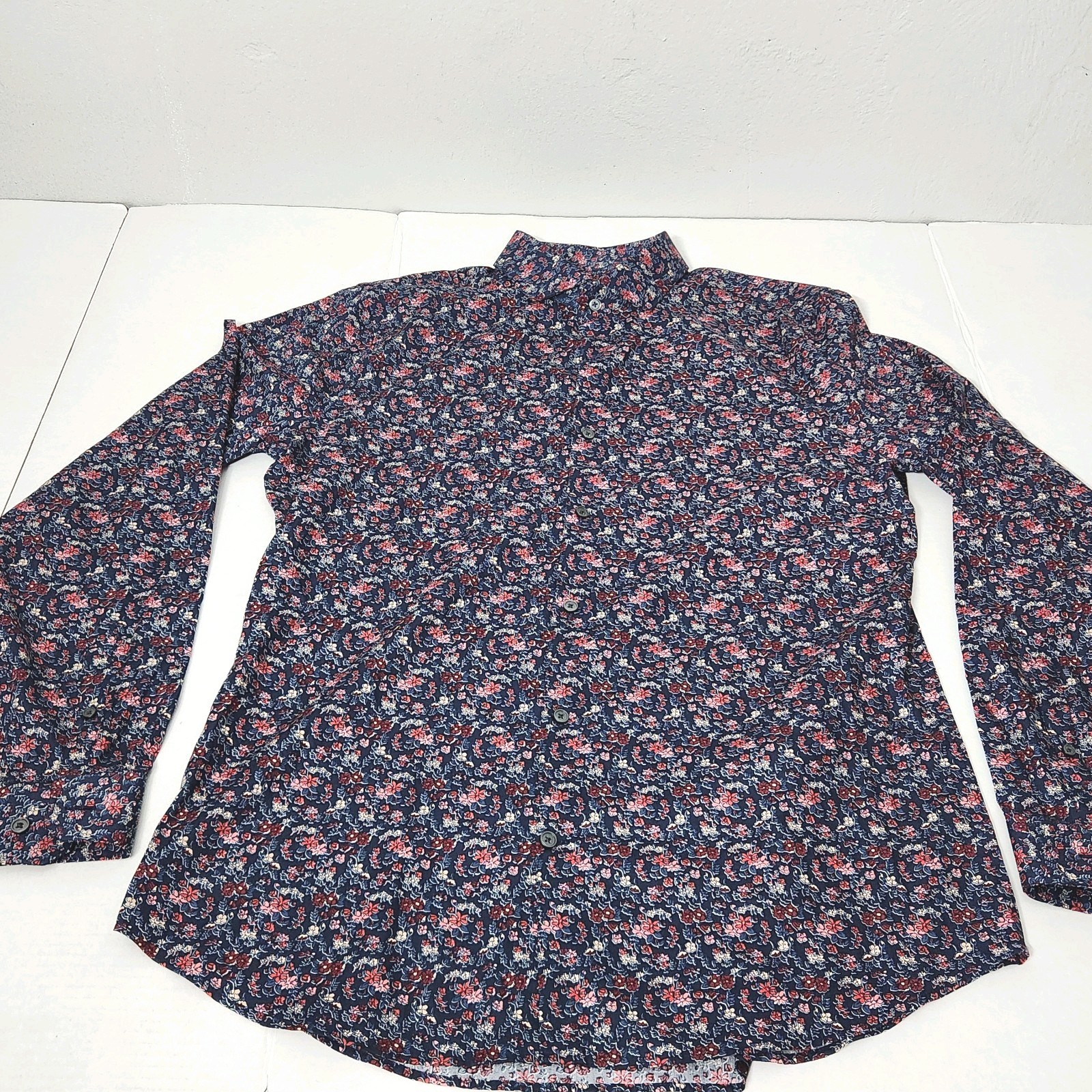 NWT Express Bakers Floral Print Shirt Men’s large – Extra Slim Fit