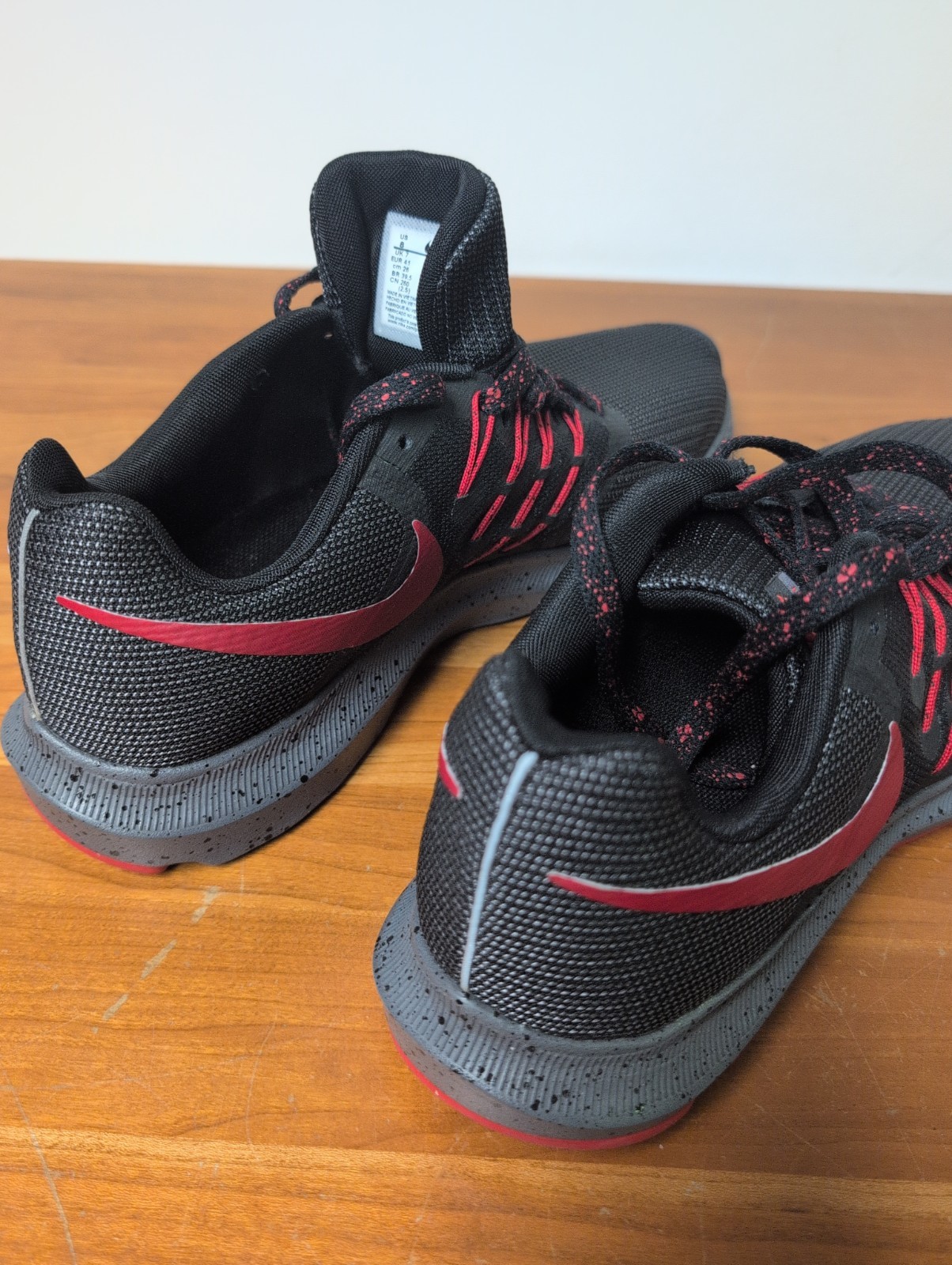 Nike Run Swift AR1945 001 Black Red Speckled Laces Size Men 8 Women 9.5