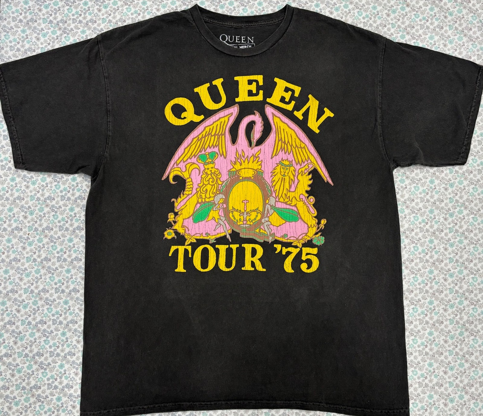 Queen Official Merch Mens Size L/XL Tour ’75 T Shirt