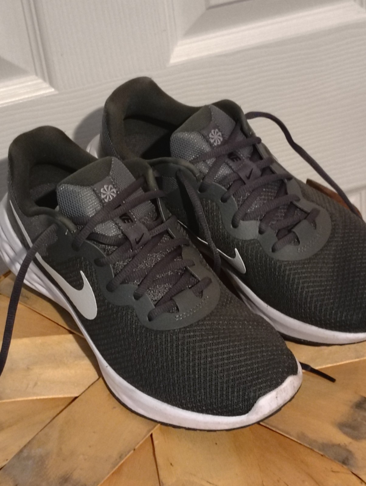 Nike Revolution 6 Men’s Low Top Mesh Athletic Sneaker Iron Grey DC3728-004