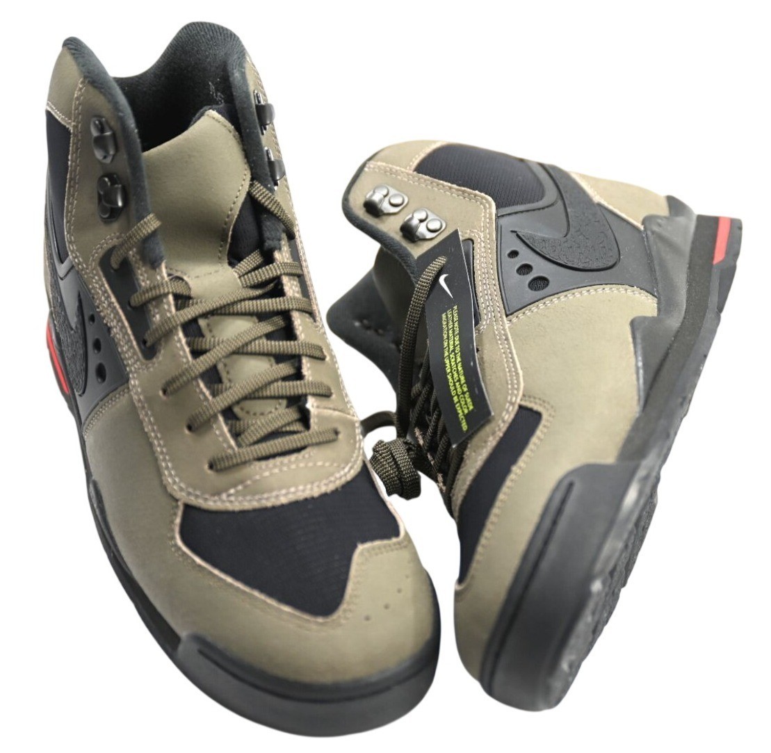Nike Baltoro Sneakers IO4556-200 in Olive Khaki and Black