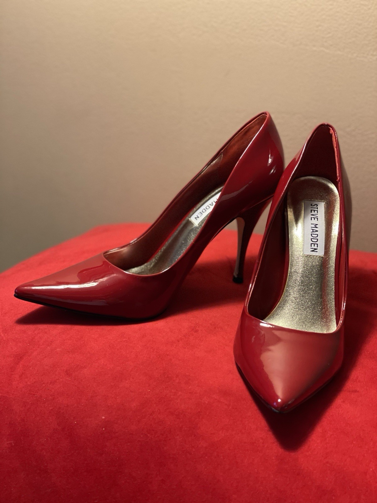 Steve Madden Patent Leather Pointed Toe Slip On Stiletto Pumps 6.5 Red