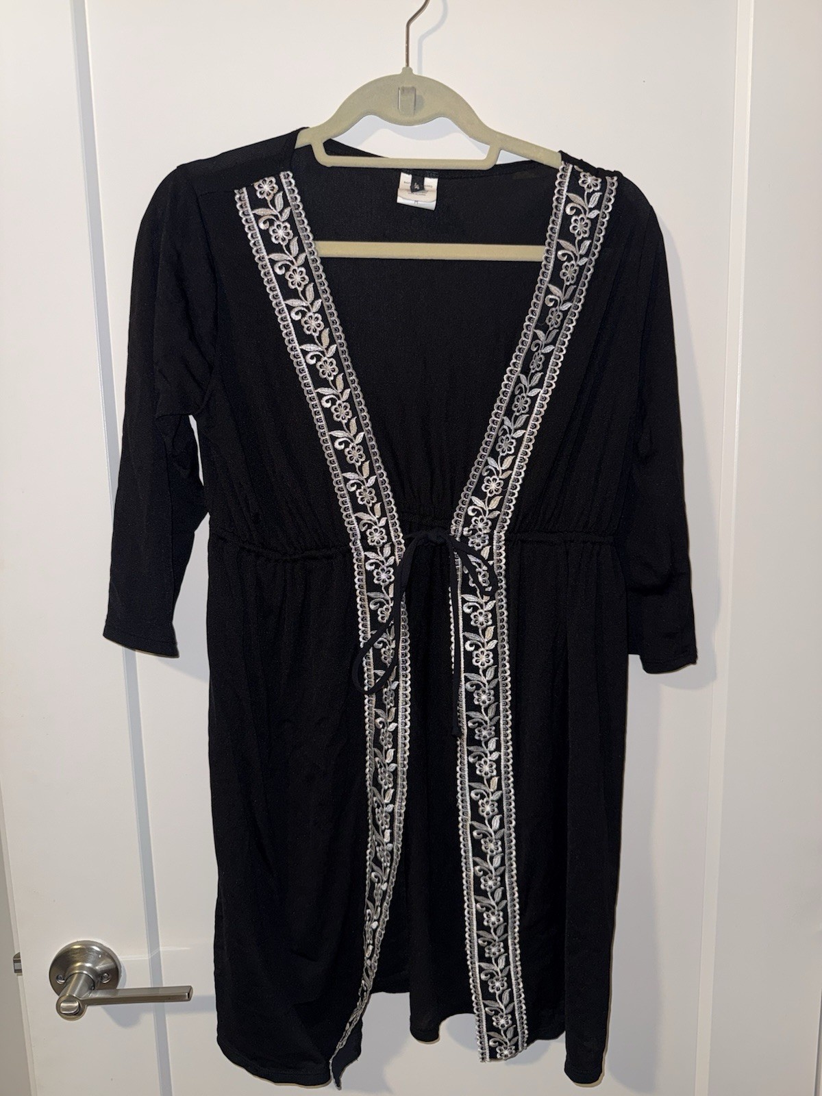 Jantzen Women’s Black Kimono Cover up Tie-Front Floral Embroidered Trim M