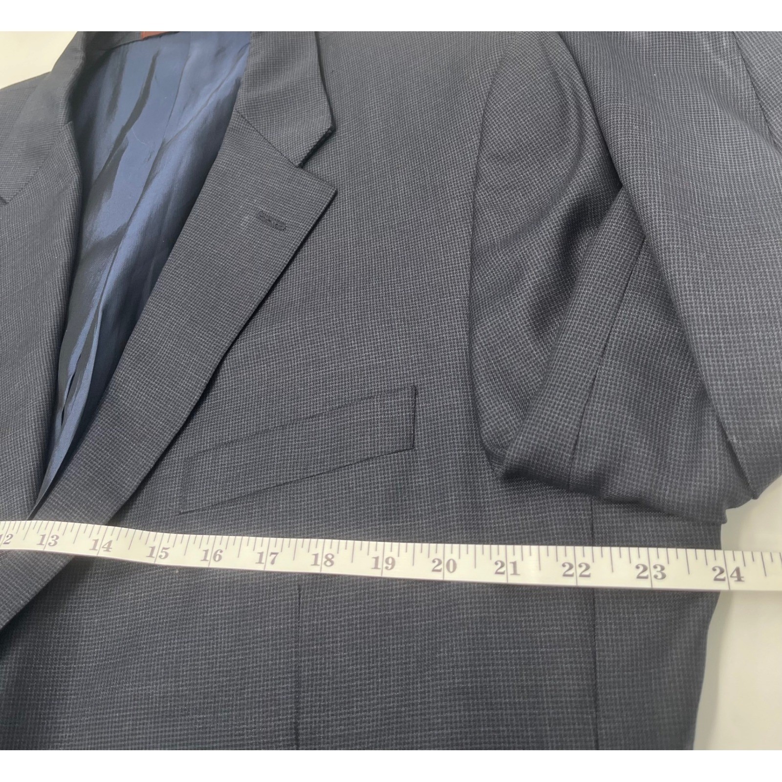 Hickey Freeman Traveler 2 PC Suit Mens 46R 38×31 Solid Navy Blue Soft Light Wool